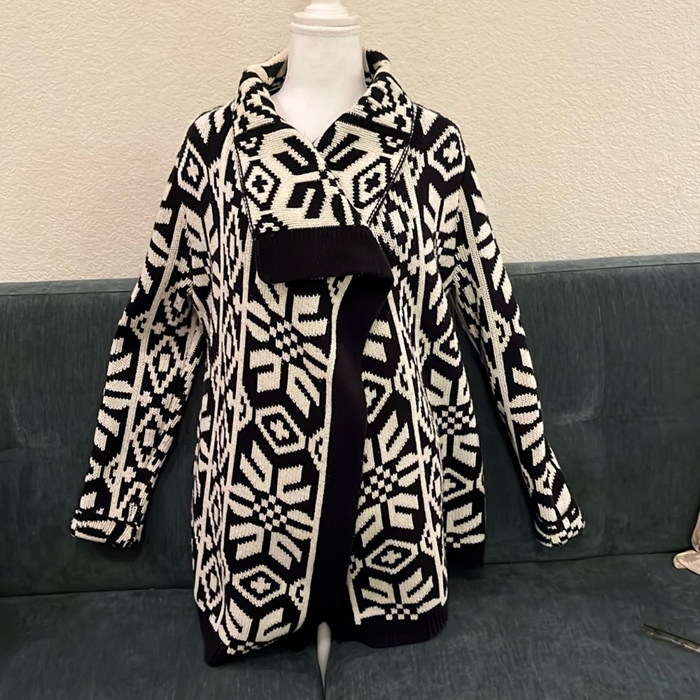 Old Navy Black and white wrap sweater